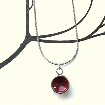 Preview: Zierlicher Schalenanhänger mit Kastanien Brauner Kontrastfarbe – Edelstahl – inklusive Kette