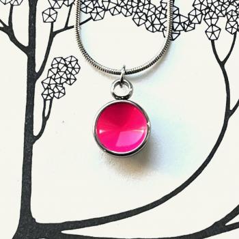 Preview: Zierlicher Schalenanhänger mit Kontrastfarbe in Neon Pink – Edelstahl – inklusive Kette