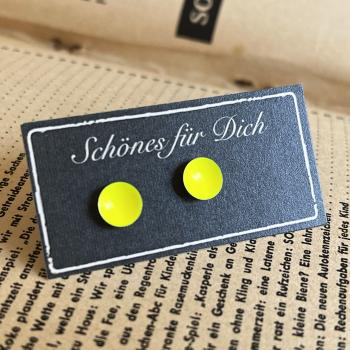 Lack Ohrstecker in neon gelb