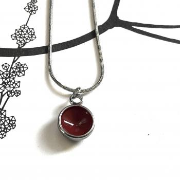 Preview: Zierlicher Schalenanhänger mit Kastanien Brauner Kontrastfarbe – Edelstahl – inklusive Kette