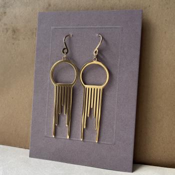 Preview: vergoldete Edelstahl-Ohrhänger – filigranes, geometrisches Design - Makramee-Kreis