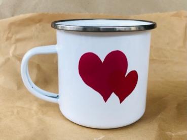 Emaille Tasse mit Doppel-Herz