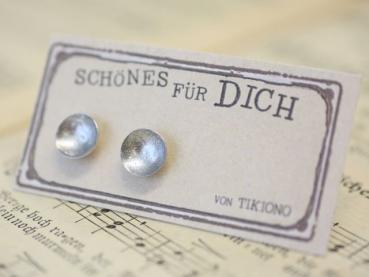 Lack Ohrstecker in metallic silber