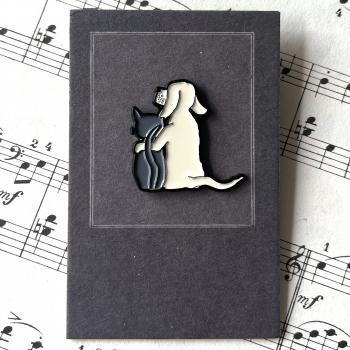 Emaille Pin - Hund und Katze - Freundschaft zum Anstecken
