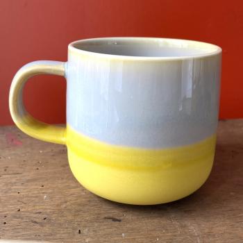 Tasse – gelb gestreift, Steingut, 390 ml