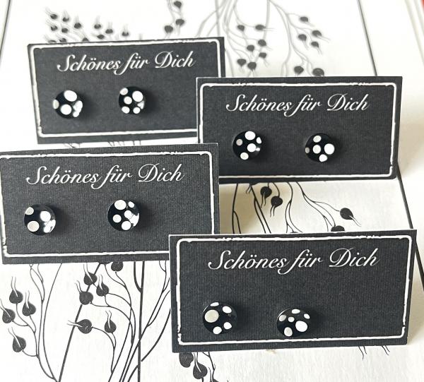 little Stud Earrings with Dots - black