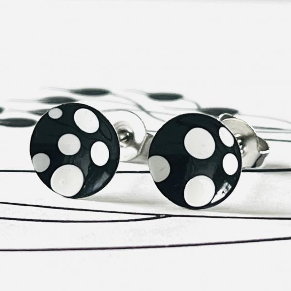 little Stud Earrings with Dots - black