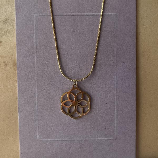 small flower - Pendant in Gold-Plated Stainless Steel on a Delicate Chain