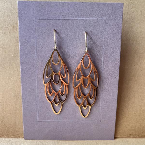 große vergoldete Edelstahl-Ohrhänger – Flügel – filigranes, geometrisches Design