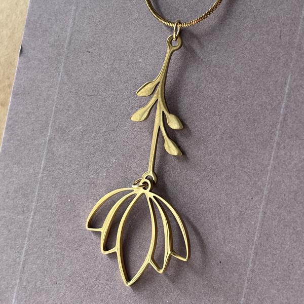 moving blossom bud -  Pendant in Gold-Plated Stainless Steel on a Delicate Chain