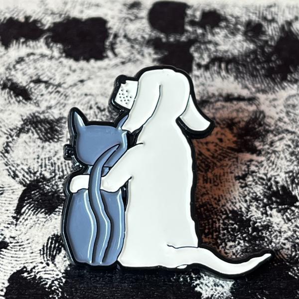 Emaille Pin - Hund und Katze